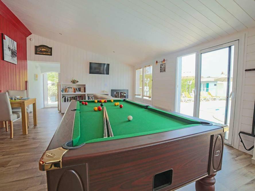 Locations De Vacances Le Clos Rhea Сен-Мартен-де-Ре Экстерьер фото